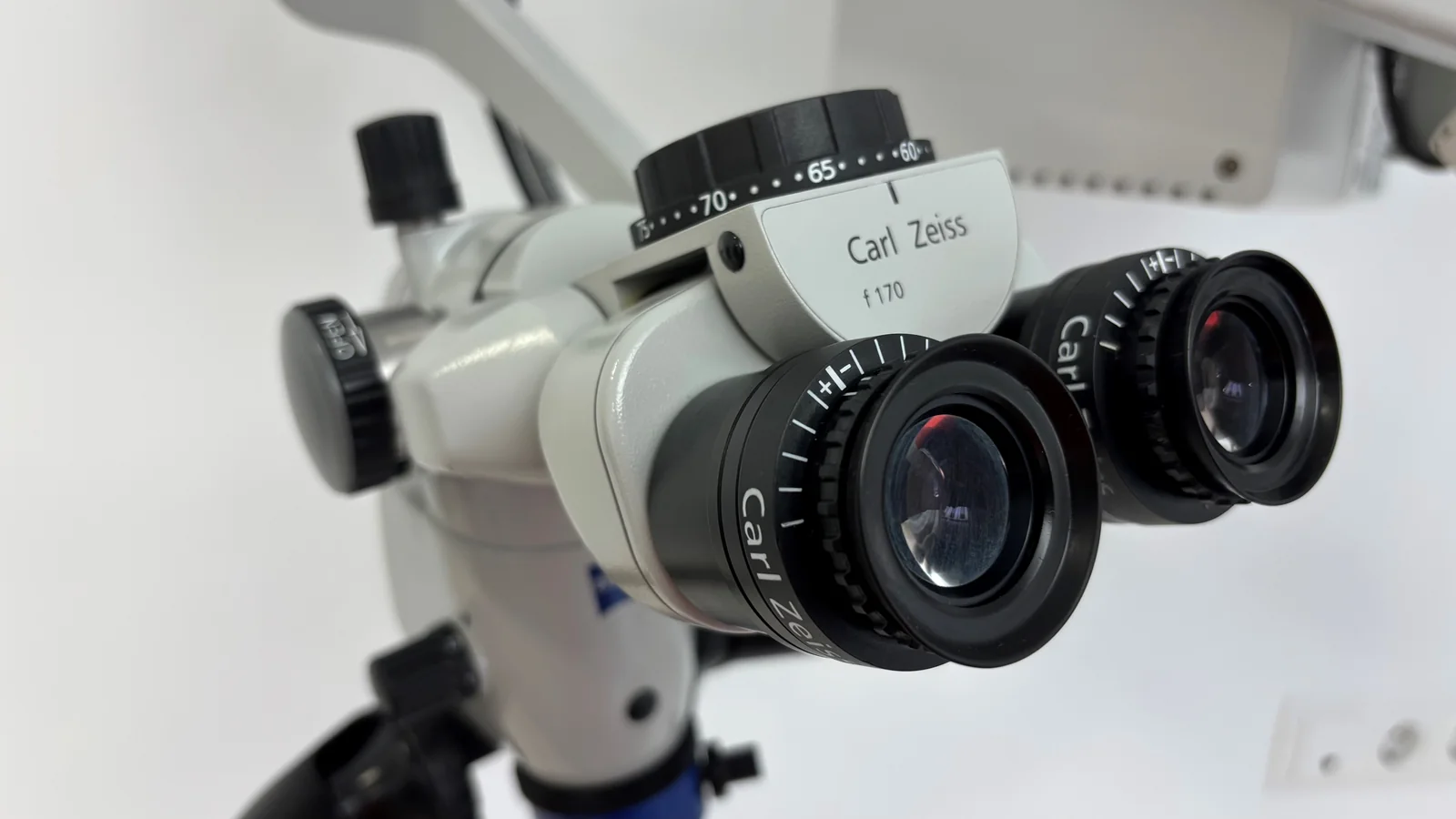 Microscopi clínic Carl Zeiss de Nova Dental Vidreres